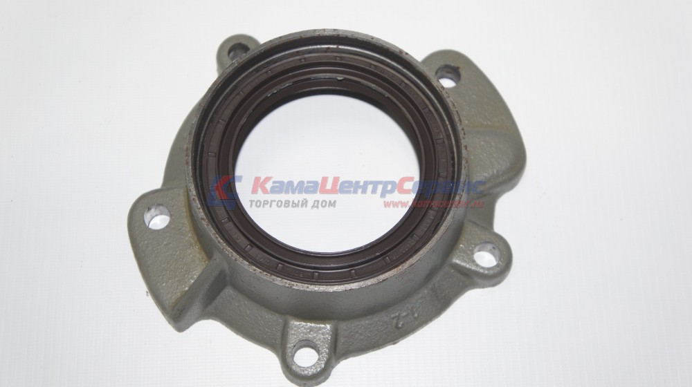 Крышка заднего подшипника 65111 (ПАО КАМАЗ) 65111-1802212-10
